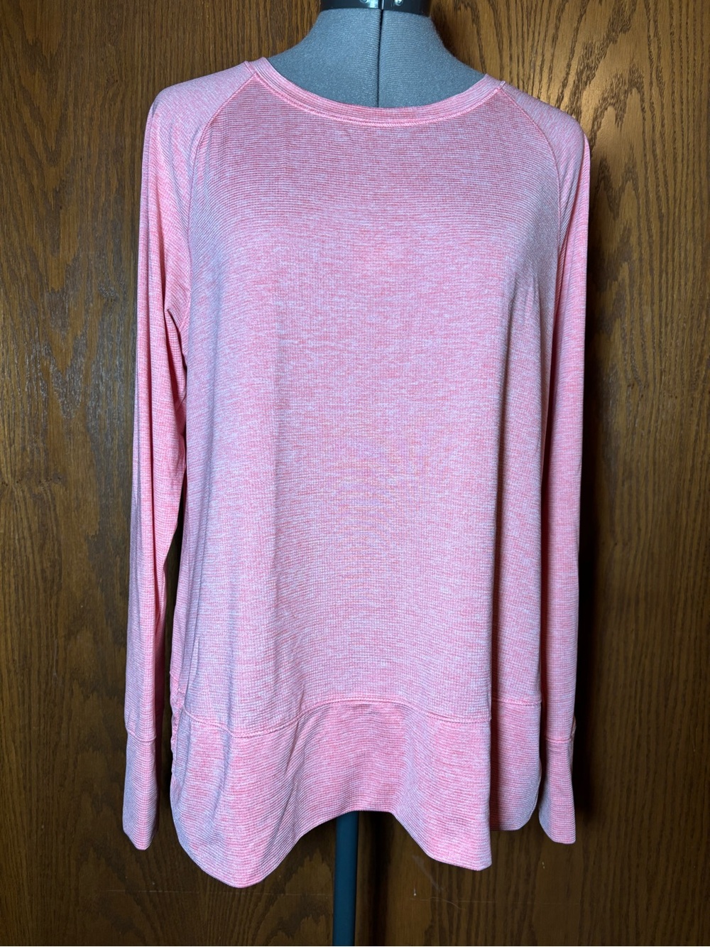 Womens Izod pinky-peach Long-Sleeve Women's Pullover Top - Large.